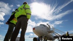 کانادا مایل است که شرکت بمباردیر با ایرباس اروپا و بوئینگ آمریکا در بازار ایران رقابت کند.