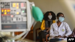 Ethiopiaon doctors attend training to use mechanical ventilators for COVID-19 patients at the American Medical Center (AMC) in Addis Ababa, Ethiopia, on April 1, 2020. (Photo by Michael Tewelde / AFP)