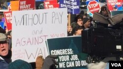 Protest federalnih radnika u Washingtonu zbog zatvaranja vlade SAD