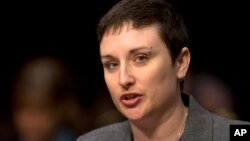 지난 3월 미 상원 청문회에서 레베카 하브리야 전 육군 하사관이 군내 성범죄에 관해 증언하고 있다. (자료사진)