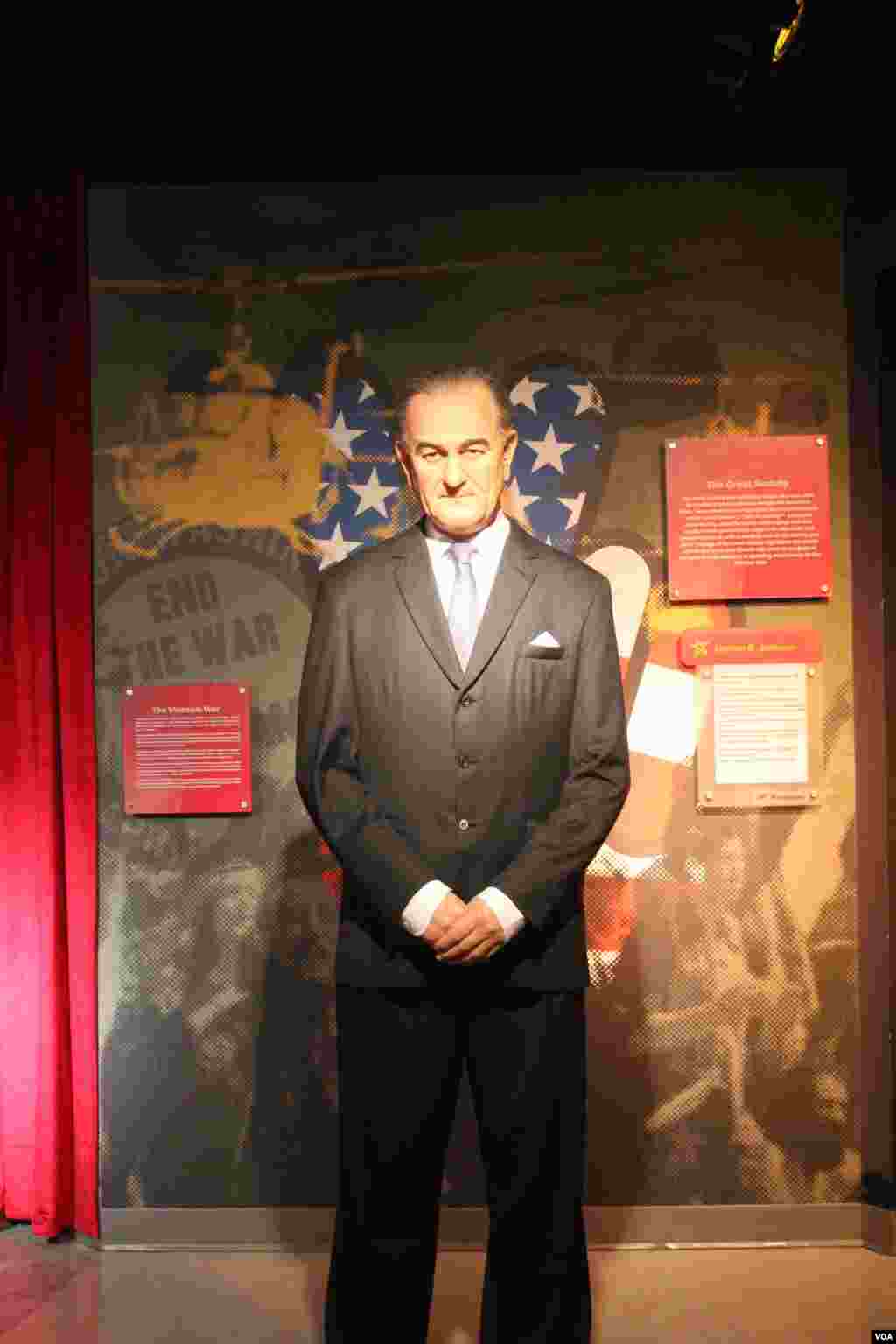 لیندون جانسون سی&zwnj; و ششمین رئیس جمهور آمریکا بعد از ترور جان کندی از مقام معاون ریاست جمهوری به ریاست جمهوری رسید. او برنامه سیاسی و اجتماعی &laquo;جامعه بزرگ&raquo; را به راه انداخت که شامل قانون فرصت&zwnj;های برابر، حقوق مدنی برای سیاه پوستان می شد.