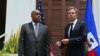 Sekrete d Eta Ameriken Antony Blinken (a dwat) ak Premye Minis Ayisyen Garry Conille pale ak lapres nan rezidans Chef Misyon Etazini an nan Potoprens, Ayiti, 5 Sept. 2024. 
