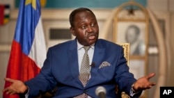 Presiden Republik Afrika Tengah, Francois Bozize bicara kepada media (foto: dok). Pemberontak menuntut mundurnya Bozize.