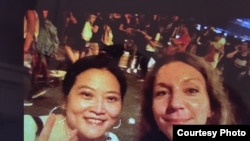 安可馨和张淼在香港采访（照片由安可馨提供）