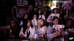 جمعی از بستگان گروگان‌هایی که هنوز در اسارت حماس هستند. تل آویو. پنجم اسفند. 