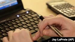 5 Ways To Boost Your Privacy Online (Using a computer, email)