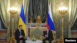 2013年12月乌克兰总统亚努科维奇在克里姆林宫会见普京总统
