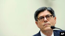 美国财政部长杰克.卢