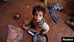 2014年9月16日叙利亚难民孩子在一个非正式定居点