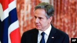 （资料照）美国国务卿布林肯2021年12月9日在国务院发表讲话。