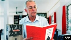 លោក ហ្វ្រ​ង់​ស័​រ ប៉ុង​ស្សូ ​ជា​ជនជាតិ​បារាំង