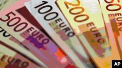 ယူရိုငွေကြေး အကျပ်အတည်း ပြဿနာ ဖြေရှင်းနိုင်ရေး ဥရောပအစိုးရတွေက ကြိုးပမ်းနေကြရပါတယ်။