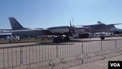 2015年莫斯科航展上展出的一架现役俄军图-95战略轰炸机。