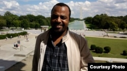 መምህርን ጸሓፊ ኢንተርኔትን ተንታኒ ፖለቲካን አቶ ስዩም ተሾመ