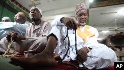 Wasu 'yan Najeriya suna addu'oi