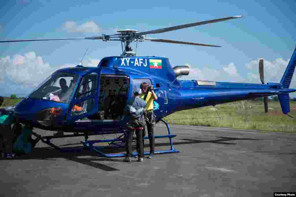 ခါကာဘိုရာဇီက ပျောက်ဆုံးရဟတ်နဲ့ ပျောက်ဆုံး တောင်တက်သမား ၂ ဦးကို ရှာဖွေကယ်ဆယ်ရေးအဖွဲ့ (ဓာတ်ပုံ ထူးဖောင်ဒေးရှင်း) 