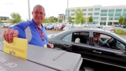 特朗普拜登就邮件投票为激烈竞争的大选作准备