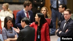 Nikki Haley (en bas a gauche) et ses homologues du Conseil de sécurité, New York, le 22 décembre 2017