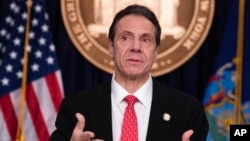 纽约州州长科莫在记者会上讲话。（2020年3月2日）