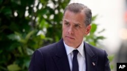 ሃንተር ባይደን ሰኞ፣ ግንቦት 26፣ 2016 በዊልሚንግተን፣ ዴል በሚገኘው የፌደራል ፍርድ ቤት ሲደርሱ።. (AP Photo/Matt Slocum) © Provided by The Associated Press