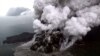 Foto udara Gunung Anak Krakatau saat erupsi di Selat Sunda di Lampung Selatan, 23 Desember 2018. (Foto: via Reuters)
