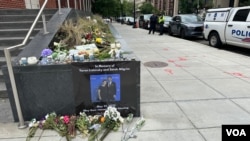 位于华盛顿的“首都犹太博物馆”(Capital Jewish Museum)星期四(2025年5月29日)重新对外开放。上星期(5月21日)，两名以色列大使馆工作人员在该博物馆外遭人枪击身亡。