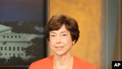 美国前贸易代表希尔斯参加美国之音节目