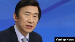 윤병세 한국 외교부 장관이 23일 오전 서울 세종문화회관에서 열린 한국방송기자클럽 초청 토론회에서 발언하고 있다.