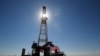 资料照 - 2020 年 7 月 29 日，德克萨斯州米德兰的一个石油钻井平台。