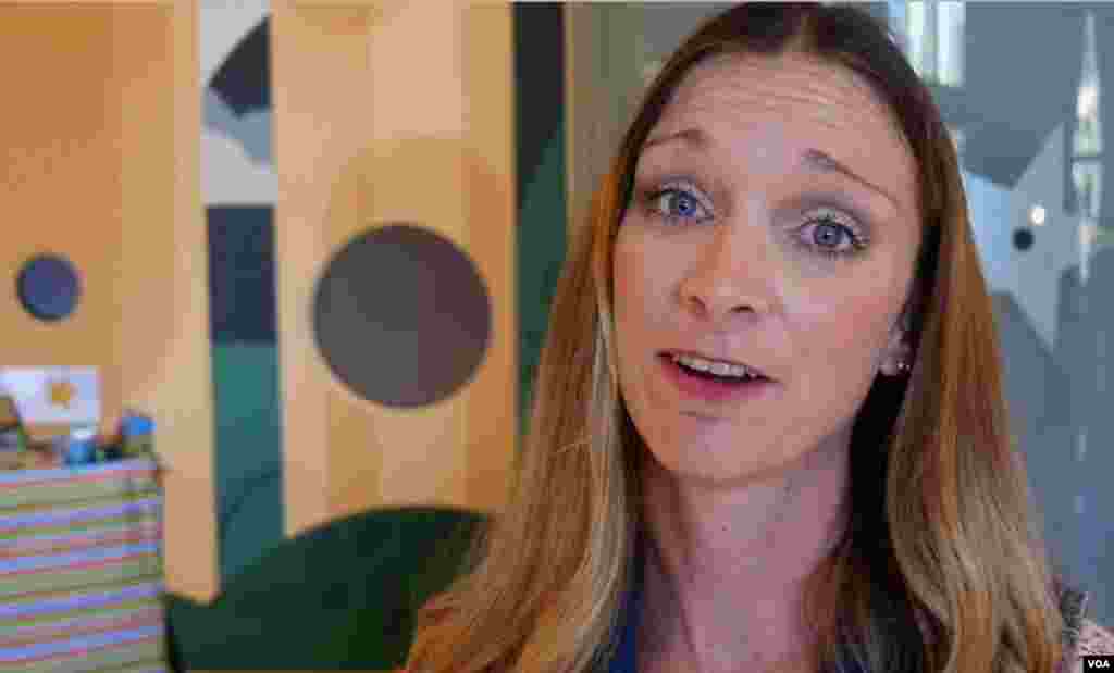 凯西母亲瑞秋深以儿子为荣（美国之音国符拍摄）