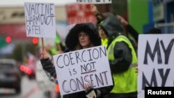 کارمند بوئینگ در اعتراض به واکسیناسیون اجباری (آرشیو)
