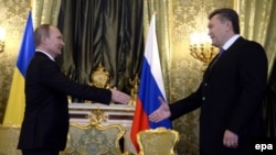 ویکتور یانوکویچ رئیس جمهوری اوکراین روز سه شنبه در کاخ کرملین با ولادیمیر پوتین رئیس جمهوری روسیه دیدار کرد.