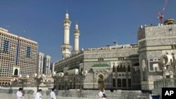  کاهش صدای بلندگوهای مساجد