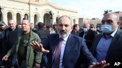 نخست وزیر ارمنستان در جمع هوادارانش در ایروان - ۷ اسفند ۱۳۹۹