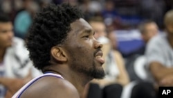 Joel Embiid, 30 points et 13 rebonds, jeudi soir contre Chicago.