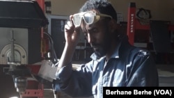 መሃንድስ ኣሕፈሮም ተኸስተ