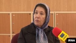 مینو محرز استاد دانشگاه و رئیس مرکز تحقیقات ایدز ایران 