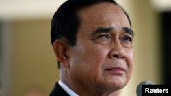 រូបឯកសារ៖ នាយក​រដ្ឋមន្ត្រី​ថៃ​លោក Prayuth Chan-ocha ថ្លែងនៅក្នុងកិច្ចព្រមព្រៀងទទួលទិញវ៉ាក់សាំងបង្ការជំងឺកូវីដ១៩ របស់ក្រុមហ៊ុន AstraZeneca នៅទីក្រុងបាងកក ប្រទេសថៃ កាលពីថ្ងៃទី២៧ ខែវិច្ឆិកា ឆ្នាំ២០២០។