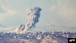 17 Ekim 2024 - İsrail'in güney Lübnan sınırı boyunca kuzeyden çekilen bu fotoğraf, İsrail bombardımanı sırasında Lübnan'ın Khiam köyü üzerinde yükselen dumanı gösteriyor. (Kaynak: Jalaa MAREY / AFP)