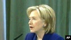 Clinton: Not Time Yet for Iran Sanctions