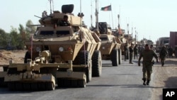 阿富汗政府军军人和车辆（2014年10月18日）