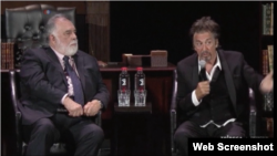 ال پاچینو در کنار فرانسیس فورد کاپولا خالق گادفادر یا پدرخوانده. 