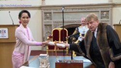 လန်ဒန်မြို့တော် လွတ်မြောက်ရေး ဂုဏ်ထူးဆောင်ဆု ဒေါ်အောင်ဆန်းစုကြည်ဆီက ပြန်လည်ရုပ်သိမ်း