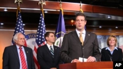 瑞安议员投票后举行记者招待会