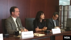 战略与国际研究中心的专家就川金会举行媒体吹风会（美国之音莉雅拍摄）