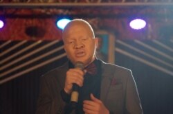 Mr. Albinism Malawi Burnet Phunyanya says he will focus his attention towards motivating fellow people with albinism to realize their potential. (L. Masina/VOA)