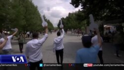 Prishtinë, protestë kundër orareve kufizuese