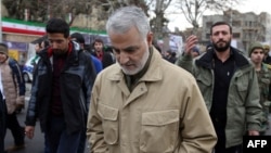 Qassem Soleimani u šetnji povodom obilježavanja godišnjice Islamske revolucije u Teheranu, 11. februara 2016. (Foto: AFP/STR)