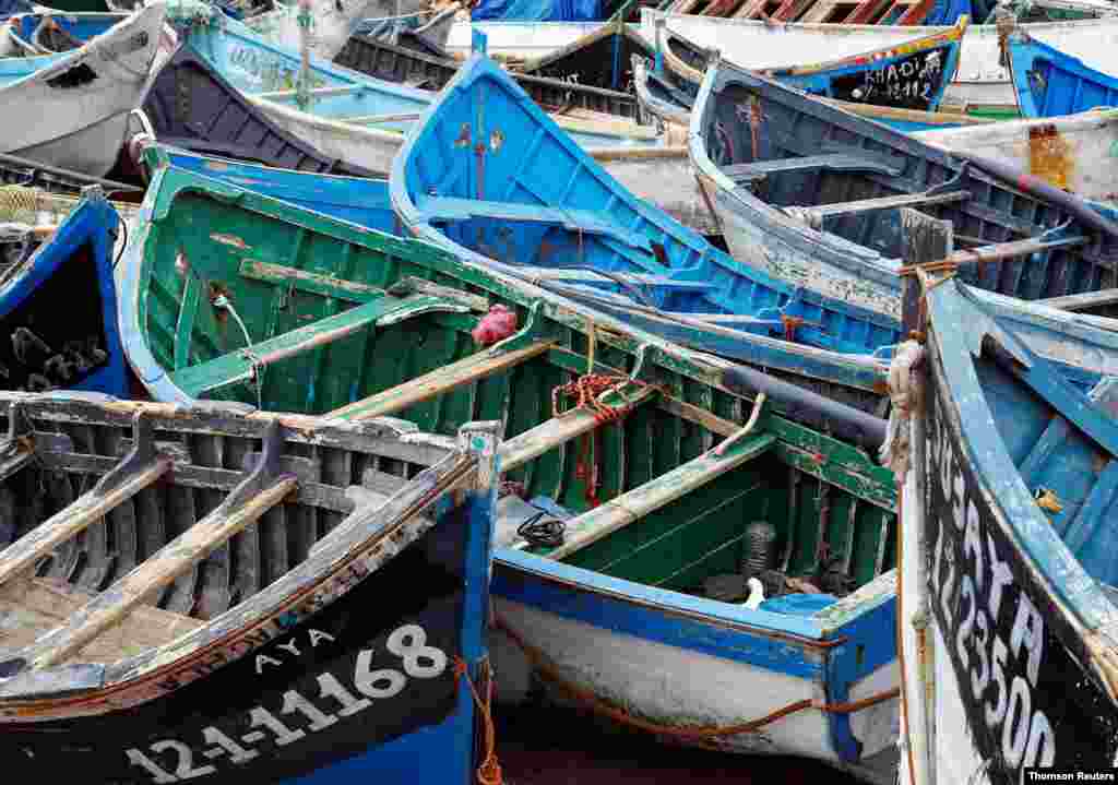 스페인의 그란카나리아 섬 해안에 난민들이 사용했던 보트가 모여있다.