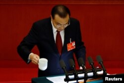 李克强总理在第十三届全国人大五次会议上发布年度的政府工作报告。